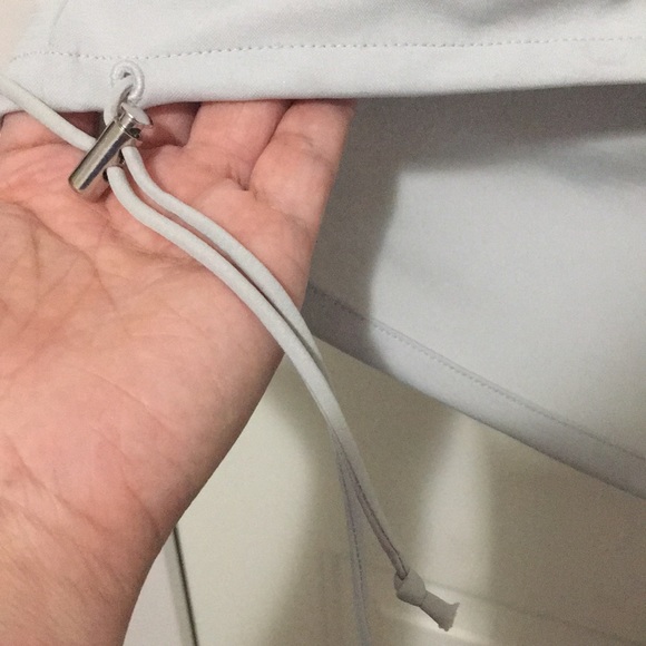 Club Monaco casual v-neck blouse - Picture 4 of 6